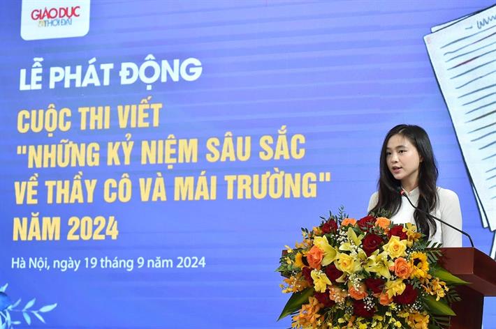 Em Đỗ Tôn Sa, học sinh lớp 12A2 Trường THPT Việt Đức, Hà Nội chia sẻ tại buổi lễ