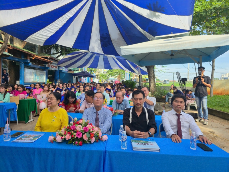 Đại biểu dự lễ