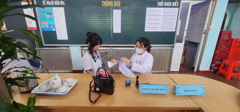 chăm sóc sức khỏe học sinh