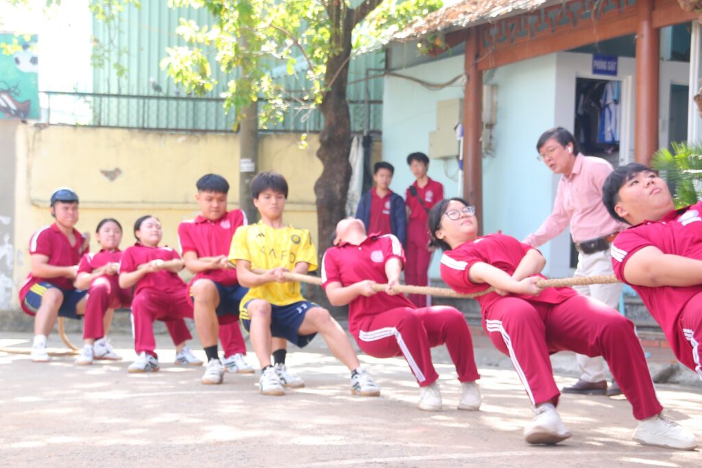 Trò chơi kéo co trong Hội Xuân Bính Ngọ