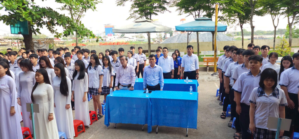 Nghi thức kết nạp đoàn viên