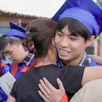 Phụ huynh trò chuyện cùng con