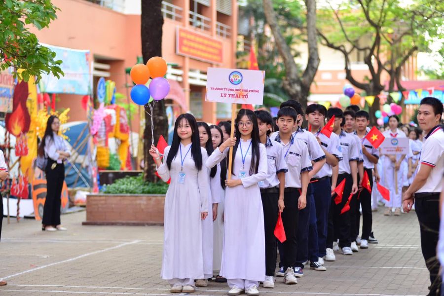 Trường THPT nội trú HCM