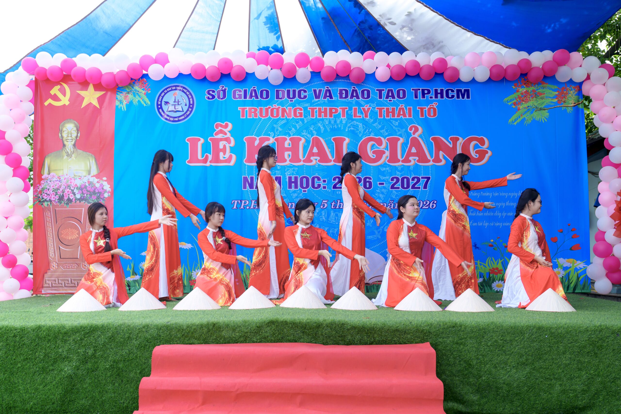 Tiết mục múa chào mừng năm học mới